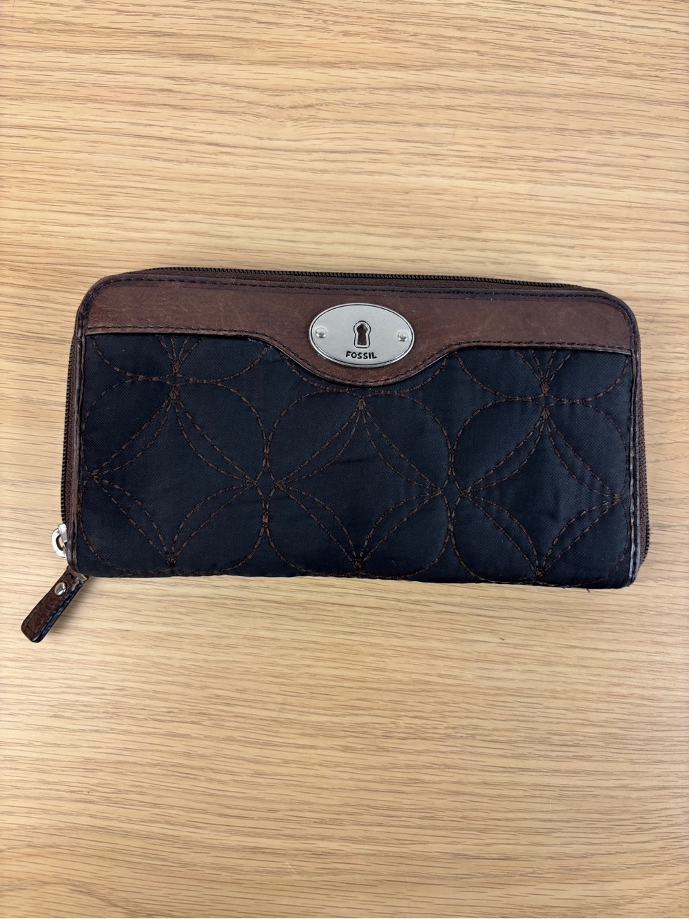 vintage Fossil Key-Per Quilted Zip-Around Clutch Wallet